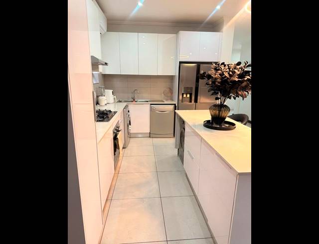 3 BEDROOM TOWNHOUSE FOR SALE IN BRYANSTON